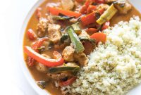 30-Minute Keto Thai Coconut Chicken Curry