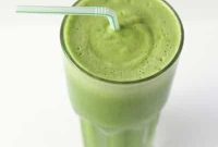 Simple 6 Ingredient Green Detox Juice