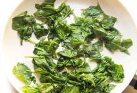 Garlicky Keto Whole30 Sauteed Spinach