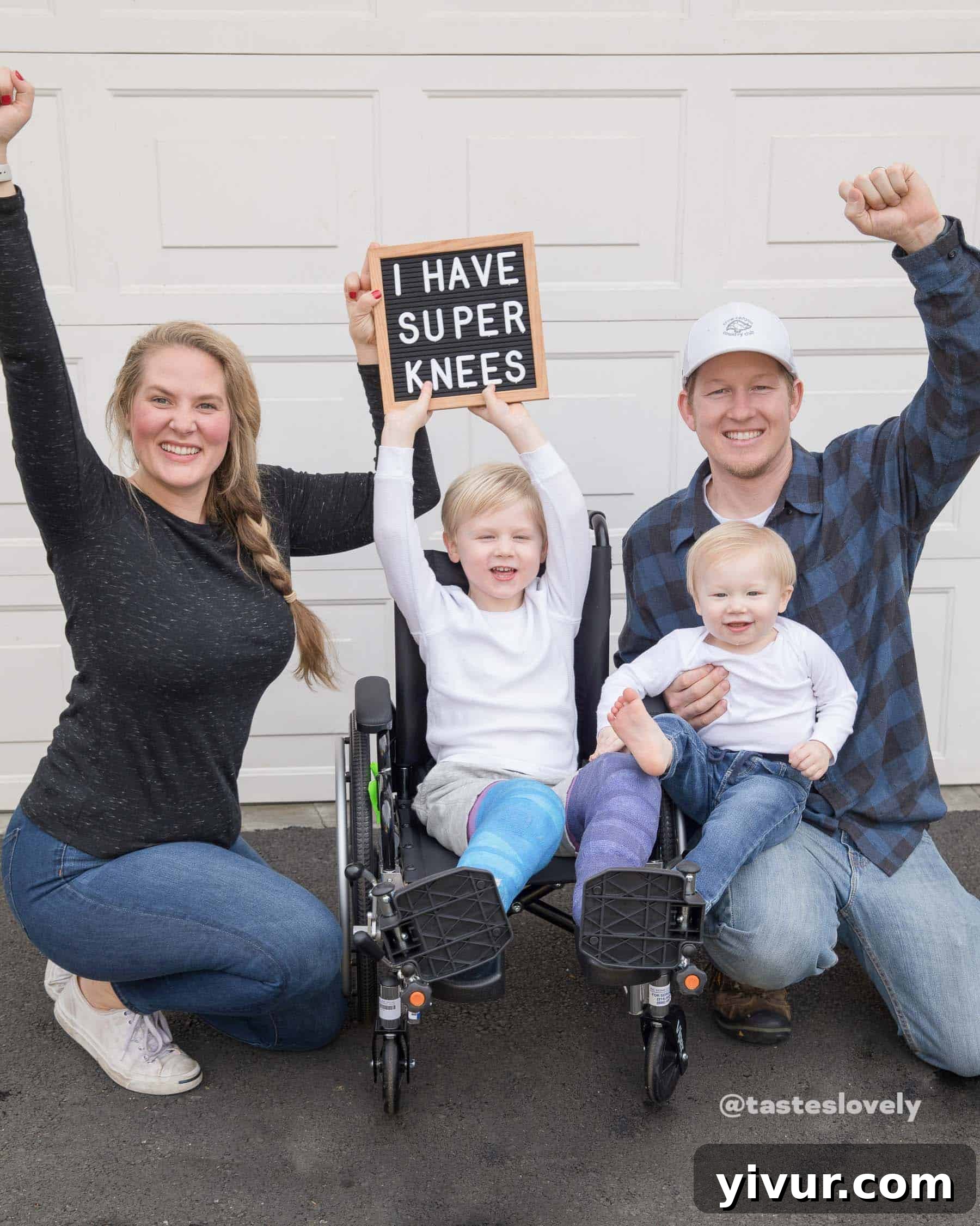 4 Yaşındaki Evladım Neden Alçıda ve Tekerlekli Sandalyede 2 A heartwarming close-up of Josh, a resilient four-year-old boy, smiling brightly. This image encapsulates the joy and spirit he maintains throughout his medical journey, despite numerous challenges.