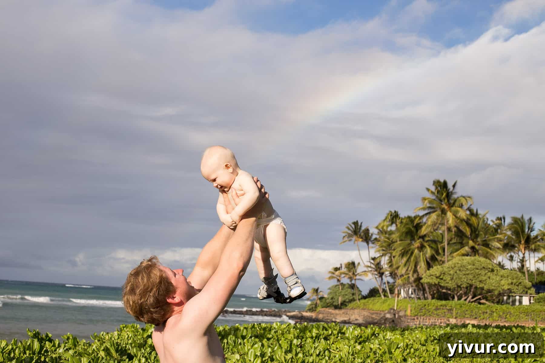 4 Yaşındaki Evladım Neden Alçıda ve Tekerlekli Sandalyede 16 Josh wearing his boots and bar brace for 23 hours a day, a consistent routine during the first 18 months of his life, even while on a trip to Hawaii. This demonstrates the continuous effort required for clubfoot management.