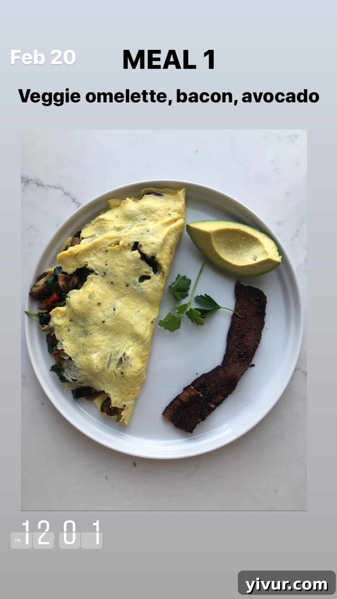 Veggie omelet with bacon and avocado - a wholesome keto breakfast