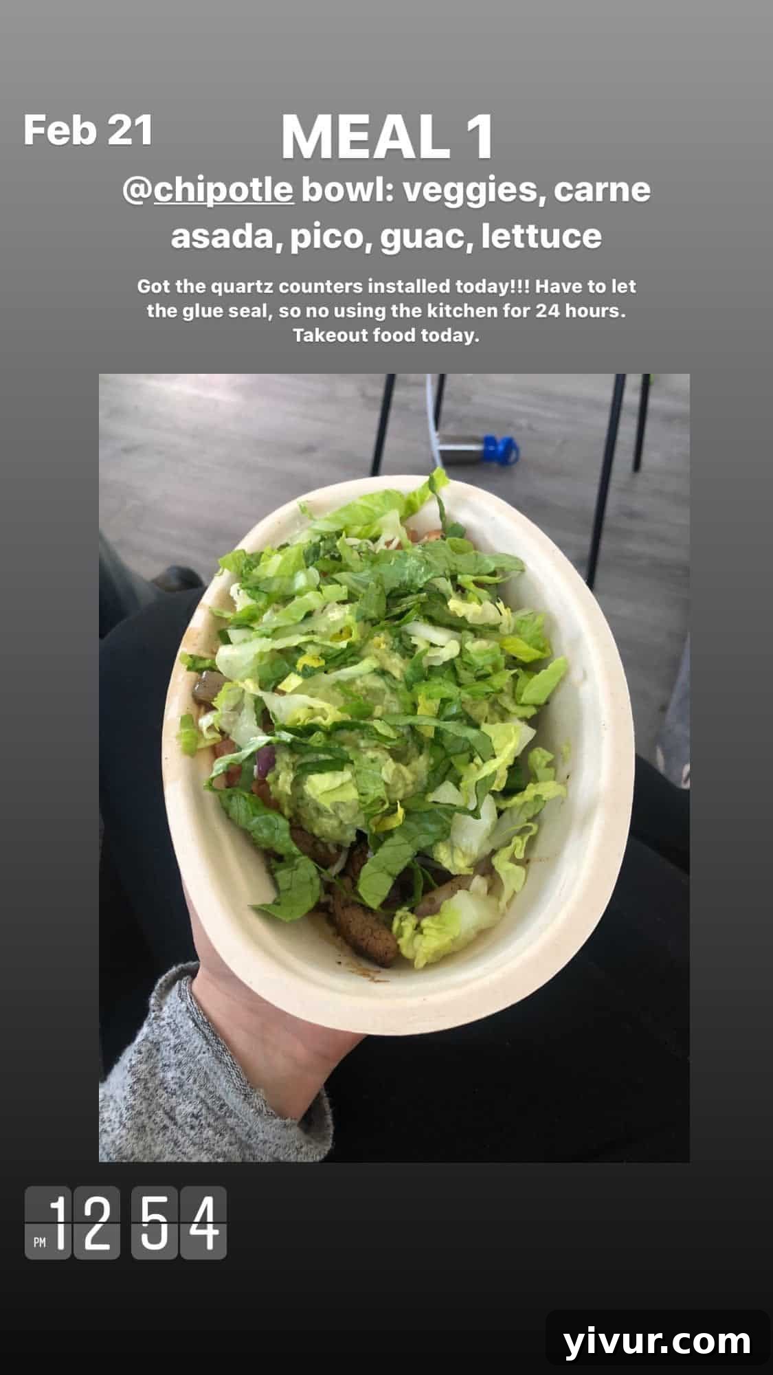 Carne asada Chipotle bowl with pico de gallo, guacamole, and lettuce - a custom low-carb takeout option