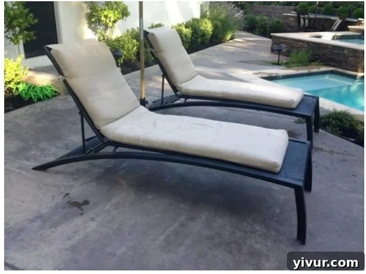 Five Fresh Finds for Friday 7 Craigslist lounge chairs