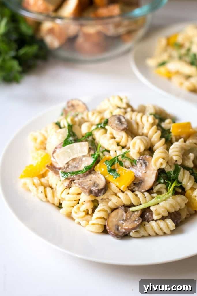 Delicious and Quick Vegetarian Creamy Mushroom and Bell Pepper Pasta