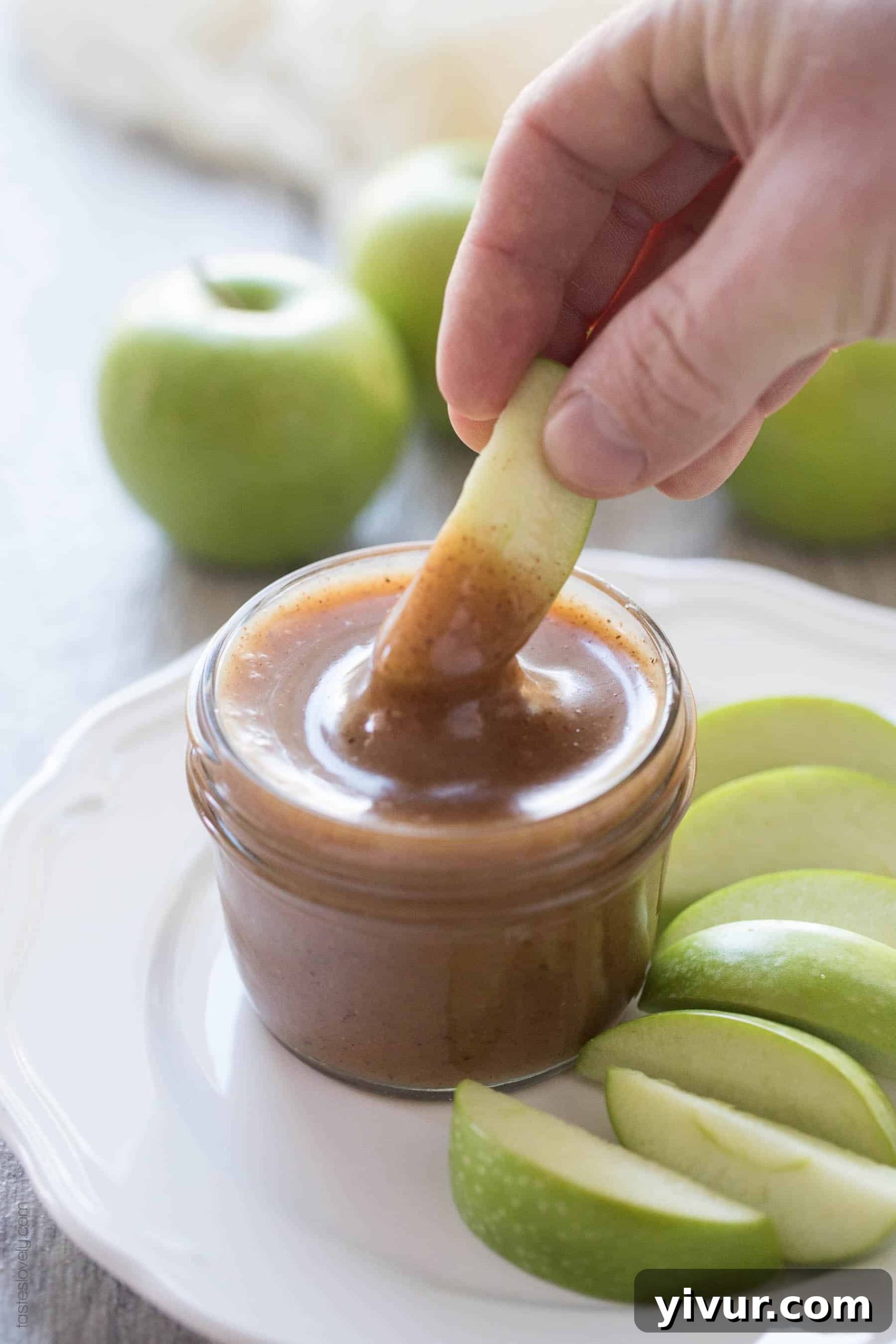 Paleo Salted Caramel Sauce - a 3 minute microwave caramel sauce that is paleo, dairy free, refined sugar free, gluten free and vegan!