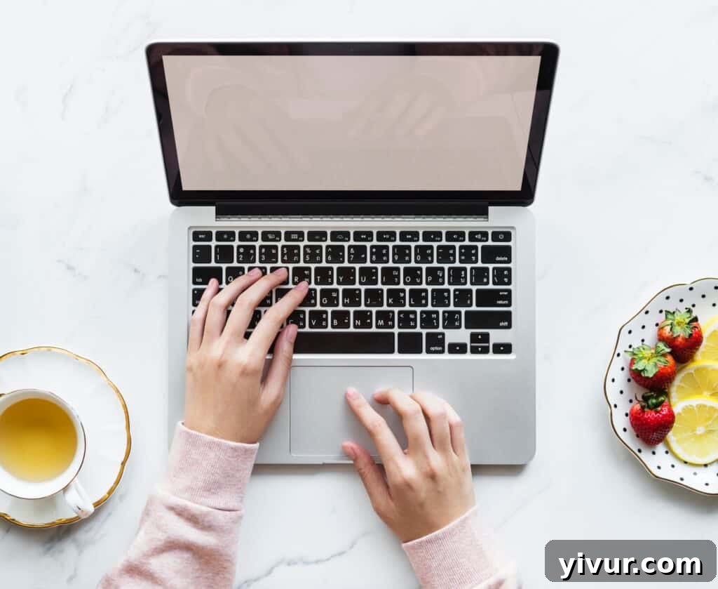 Mastering Keto Macro Tracking with MyFitnessPal 2 A vibrant, fresh salad with avocado, eggs, and greens, perfect for a clean keto diet, illustrating healthy eating and macro tracking for weight loss.